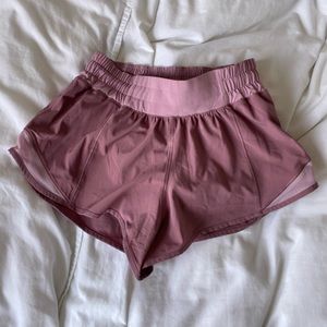 Lululemon Hotty Hot Short II 2.5"